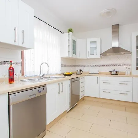 Villa Puerto Del Carmen Sleeps 6 Pool Wifi Puerto del Carmen (Lanzarote)