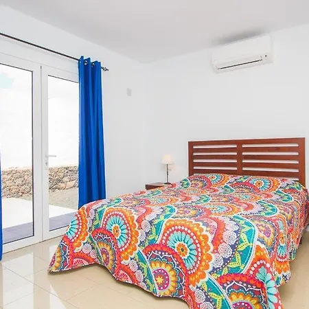 Puerto Del Carmen Sleeps 6 Pool Wifi Willa
