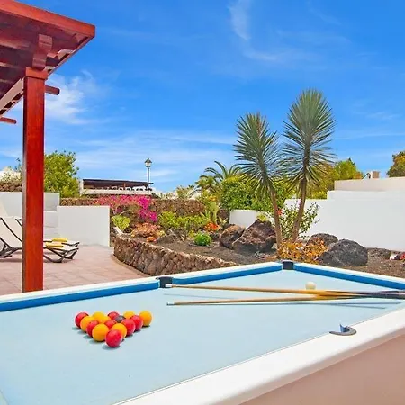 Villa Puerto Del Carmen Sleeps 6 Pool Wifi